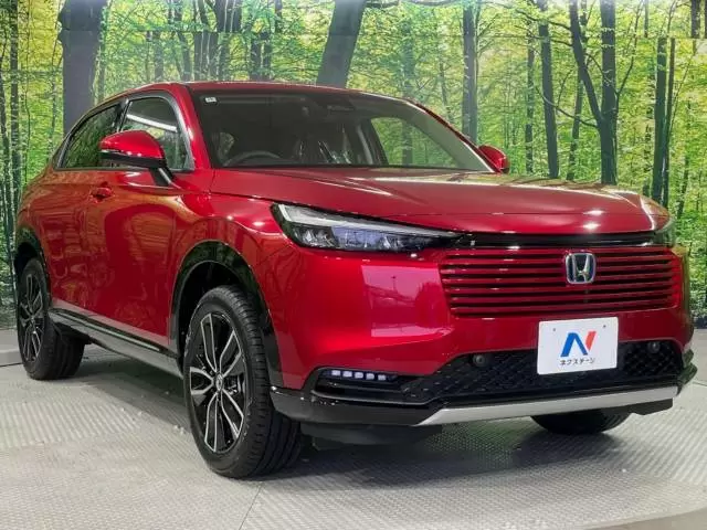 ヴェゼルは何人乗り？室内空間や荷室活用術、燃費、安全性能を徹底解説