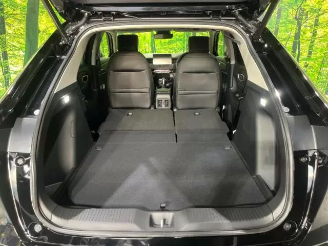 ヴェゼルは何人乗り？室内空間や荷室活用術、燃費、安全性能を徹底解説