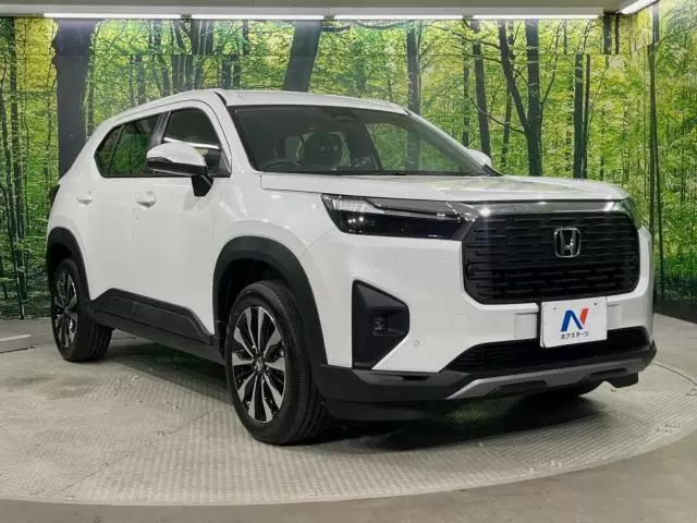 ヴェゼルは何人乗り？室内空間や荷室活用術、燃費、安全性能を徹底解説