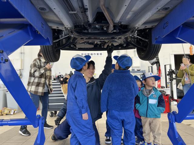 子どもたちがお仕事体験!ネクステージ福山神辺店でキッズメカニックを開催