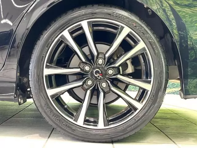 プリウスαのグレード構成やグレードが不明な車の調べ方を解説！