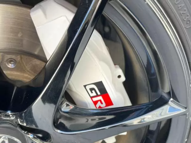 ハイブリッド化を望む声も多かったマークXは中古車市場でも注目度が高い