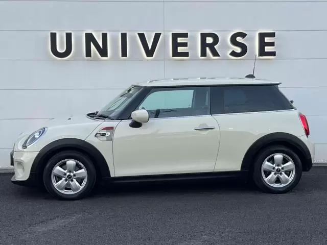 MINI クーペはどのような車?特徴やクーパーとの違い
