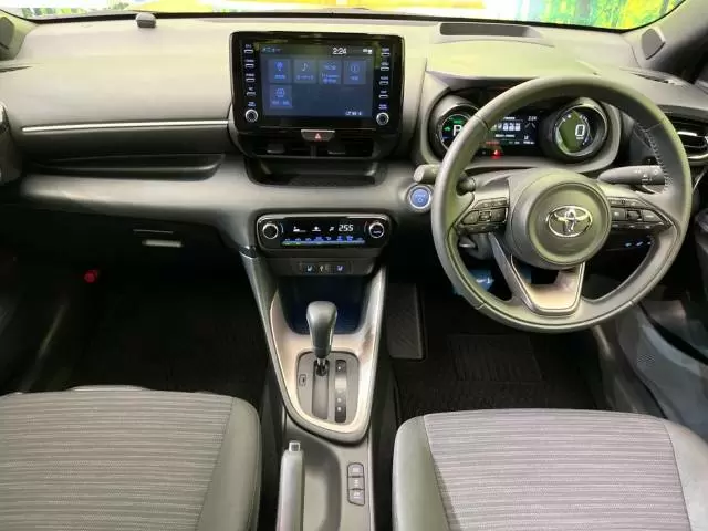 カローラとヤリスを徹底比較!スペック・燃費・ボディサイズ・価格の違いは?