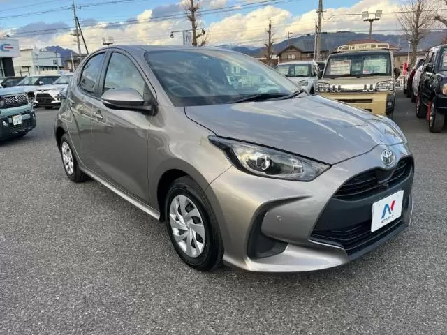 カローラとヤリスを徹底比較!スペック・燃費・ボディサイズ・価格の違いは?