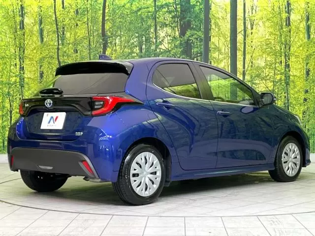 カローラとヤリスを徹底比較!スペック・燃費・ボディサイズ・価格の違いは?