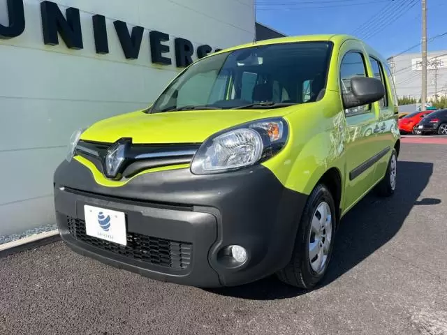 2代目カングーについて徹底解説!ボディサイズやエンジン、使い勝手を確認