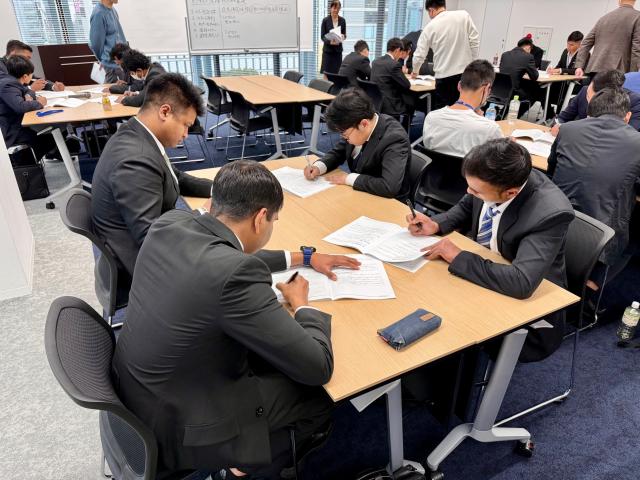 外国籍社員の活躍を支援するビジネスマナー研修を初開催