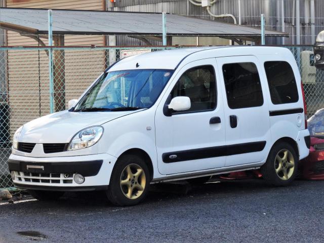 カングーには5ナンバー時代があった！新型と旧型の特徴の違い