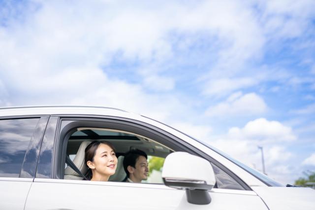 国産車でサンルーフを装着可能なモデルは?メリット・デメリットや選び方
