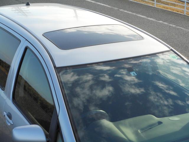 国産車でサンルーフを装着可能なモデルは?メリット・デメリットや選び方