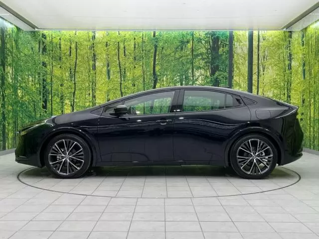 新型プリウスのグレードの違いは？装備と機能で選ぶ最適なグレード