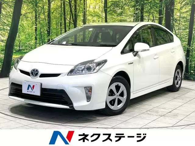 4代目プリウスのフロントビュー