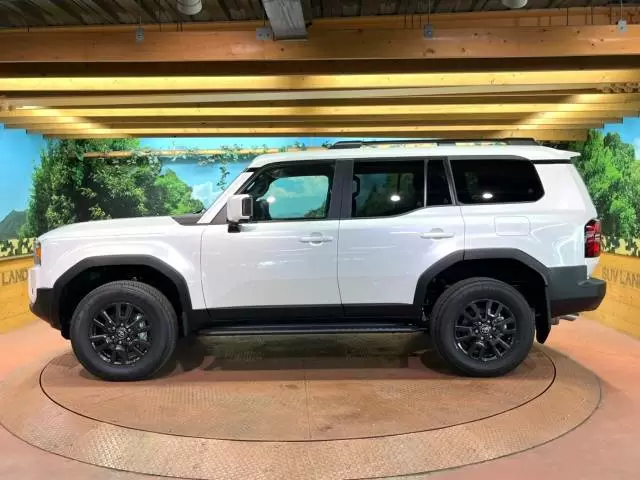 トヨタ ランドクルーザー250とランドクルーザー300の違いを徹底比較！