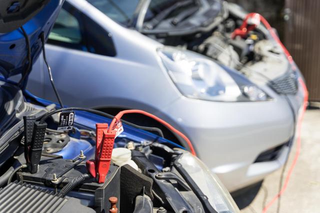 ブースターケーブルの正しい接続手順！注意点やトラブル防止策も紹介