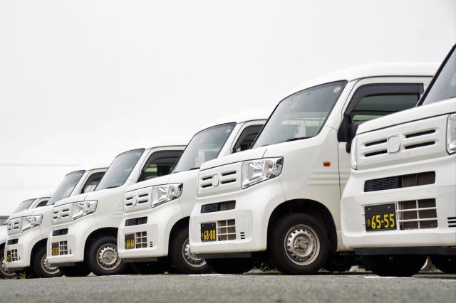 黒ナンバーの軽バン