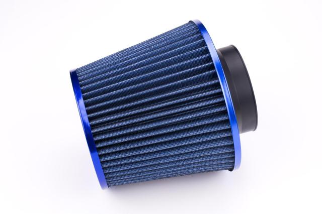 むき出しタイプの車のエアフィルター