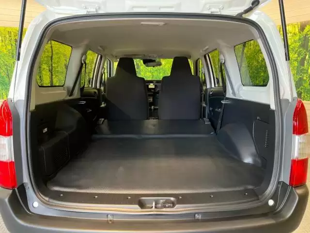 車中泊に適しているプロボックスのラゲージスペース