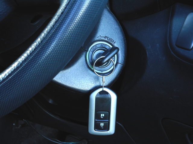 運転席のキーシリンダー