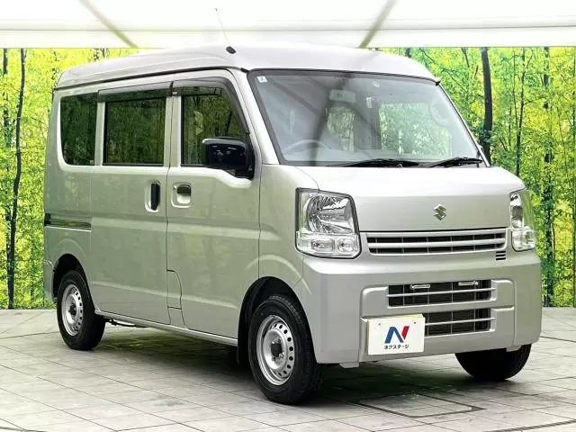 スズキ エブリイPAリミテッドのフロントビュー