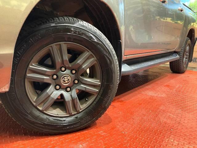 【ハイラックス完全ガイド】中古車価格から狙い目グレードまで徹底解説