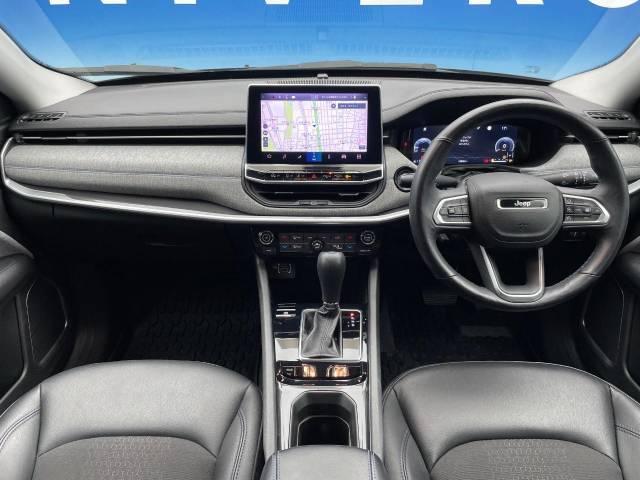 ジープ・コンパスの魅力を徹底解説!初代モデルの特徴や中古車価格相場も