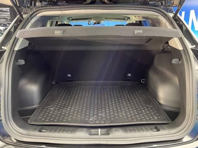 ジープ・コンパスの魅力を徹底解説!初代モデルの特徴や中古車価格相場も