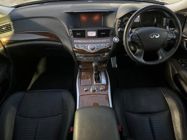 【フーガ中古車購入完全ガイド】歴代モデルの特徴とハイブリッド性能を徹底比較