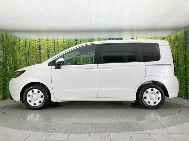 フリードのサイドビュー