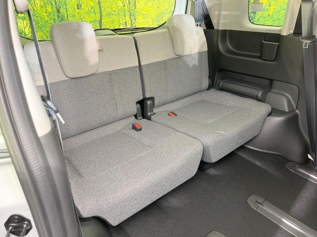 フリードの後席