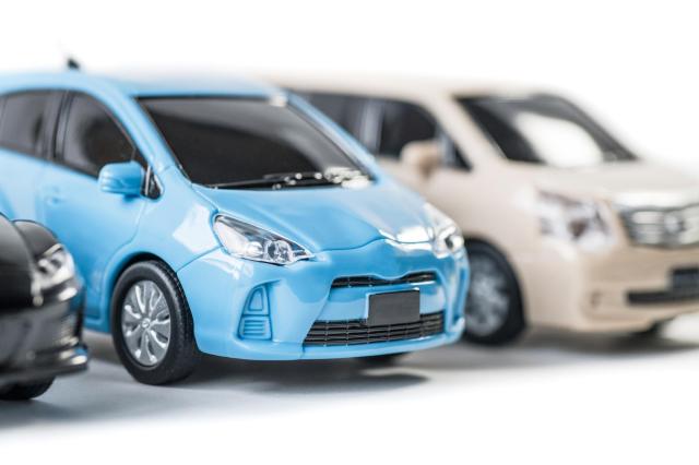 種類(ボディタイプ)違いの車が並ぶ様子