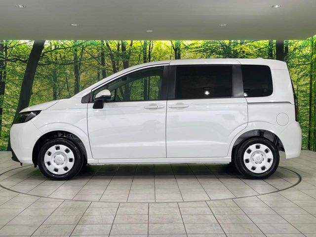 フリードのサイドビュー