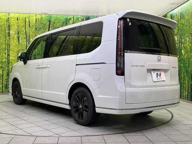 ステップワゴンの後ろ姿