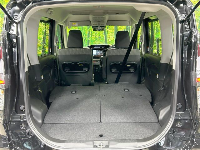 スズキ ソリオ ハイブリッドMZの荷室