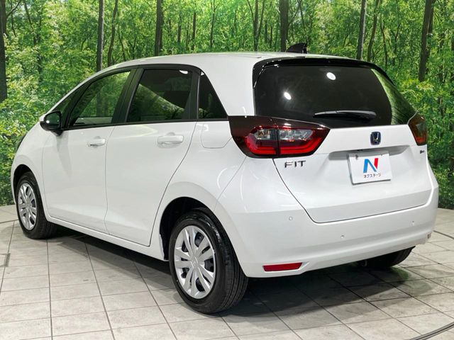 ホンダ フィット e:HEV ホームのリアビュー