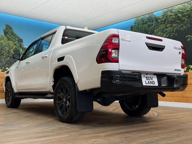 ハイラックスの後ろ姿