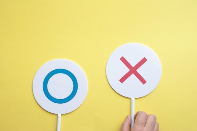 丸とバツのプレート