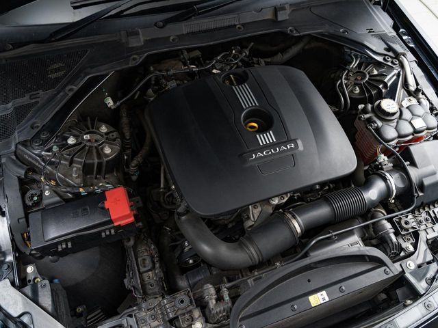 ジャガーXEの魅力は？歴史や特徴・ラインアップ・売買価格を詳しく紹介