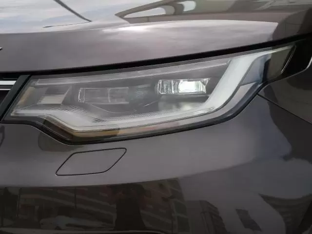 ランドローバーディスカバリーの特徴は？ロングセラー車の魅力や特徴を紹介