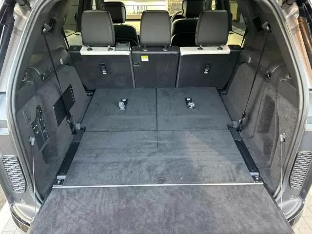 ランドローバーディスカバリーの特徴は？ロングセラー車の魅力や特徴を紹介