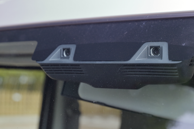 車のデュアルカメラ