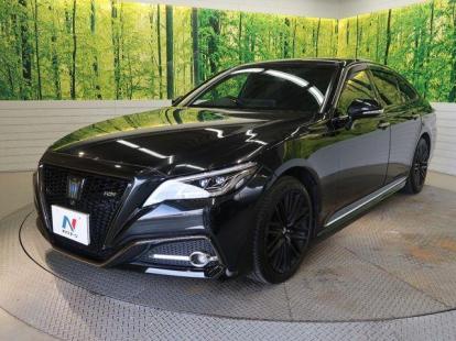 クラウンハイブリッド完全ガイド：200系から220系まで年式別特徴と中古車価格相場