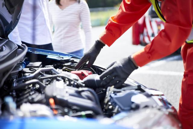 ロードサービスの男性