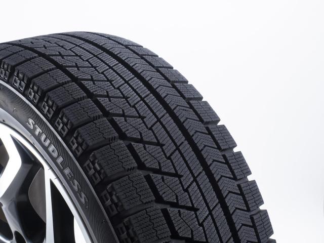 スタッドレスタイヤ