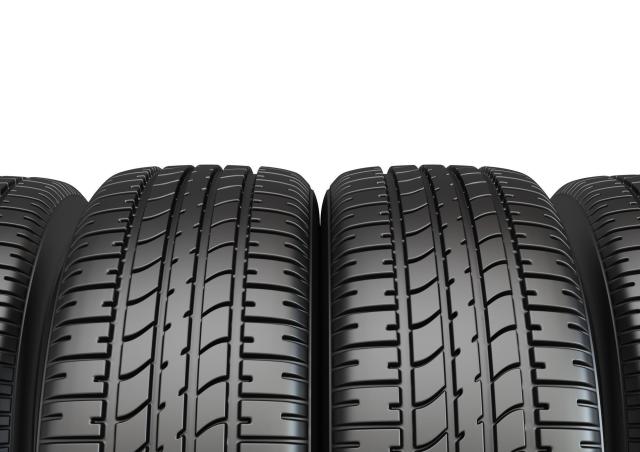 並べられたサマータイヤ