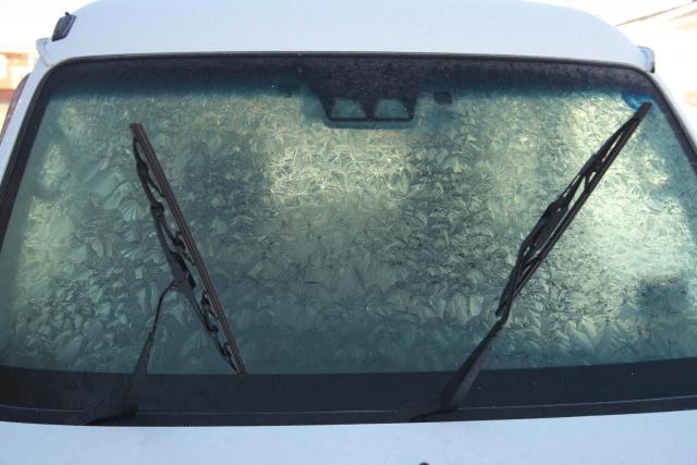 凍結したフロントガラス