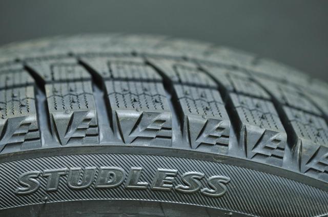 スタッドレスタイヤのアップ