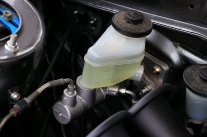 ブレーキマスターシリンダーの故障で現れる症状は？修理の時期や費用も解説