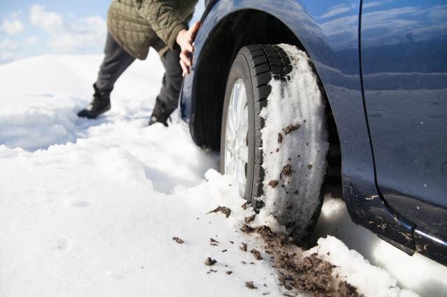 スタックした車