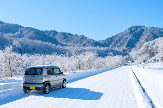 雪道運転時の注意点を一挙紹介！冬のドライブに備えよう